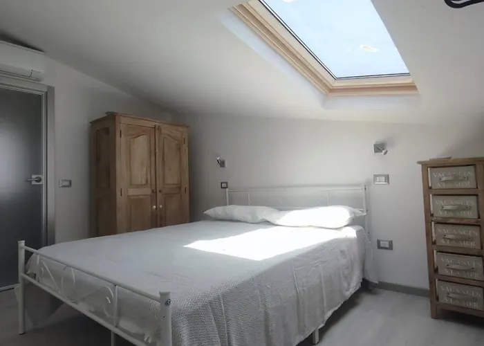 La Mansarda Del Panfilo 公寓 切尔维亚